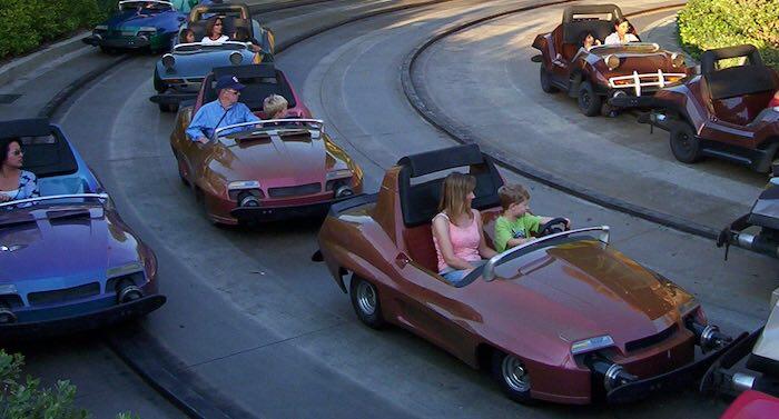 Disneyland Kalifornien will Autopia-Autofahrt modernisieren