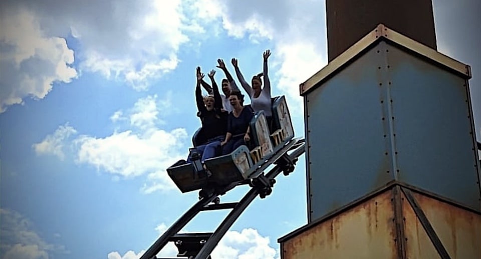 Familienachterbahn mit „Rolling Launch“-Element