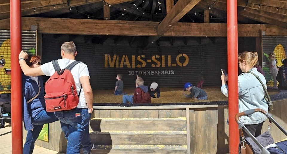 Karls Erlebnis-Dorf Loxstedt Mais-Silo