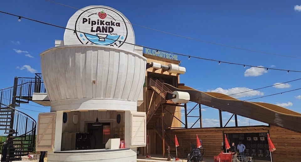 Karls Erlebnis-Dorf Loxstedt „Pipi-Kaka-Land“ und „Klo-Rutsche“