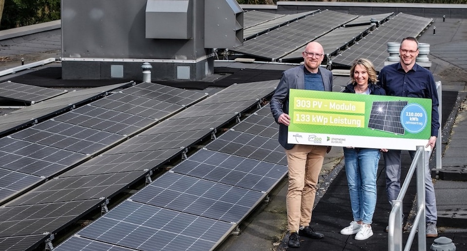 Zoo Duisburg nimmt eigene PV-Anlage in Betrieb