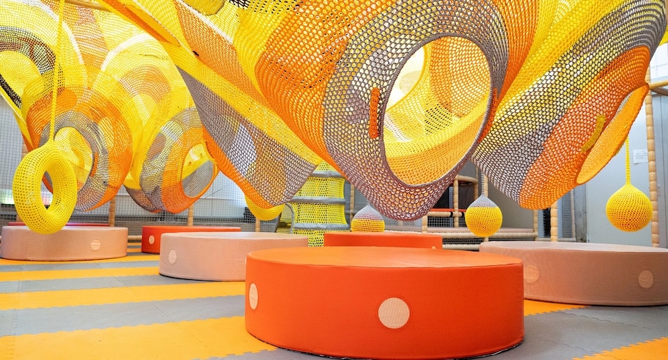 Holland-Park Indoor-Spielhalle „Käse Fabrik“